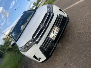 Toyota Highlander LE 4x2 (2.7L 4cyl 6A) 2016 White