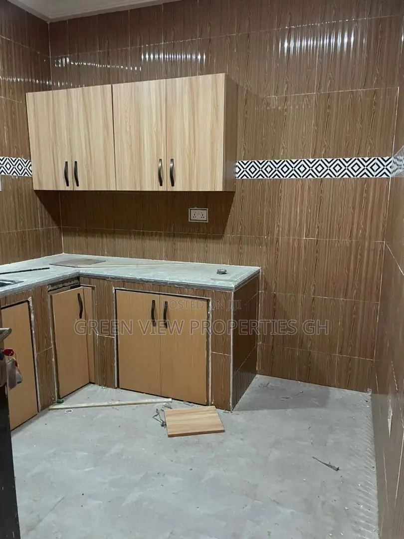 2bdrm Apartment in West Hills Mall Area for rent