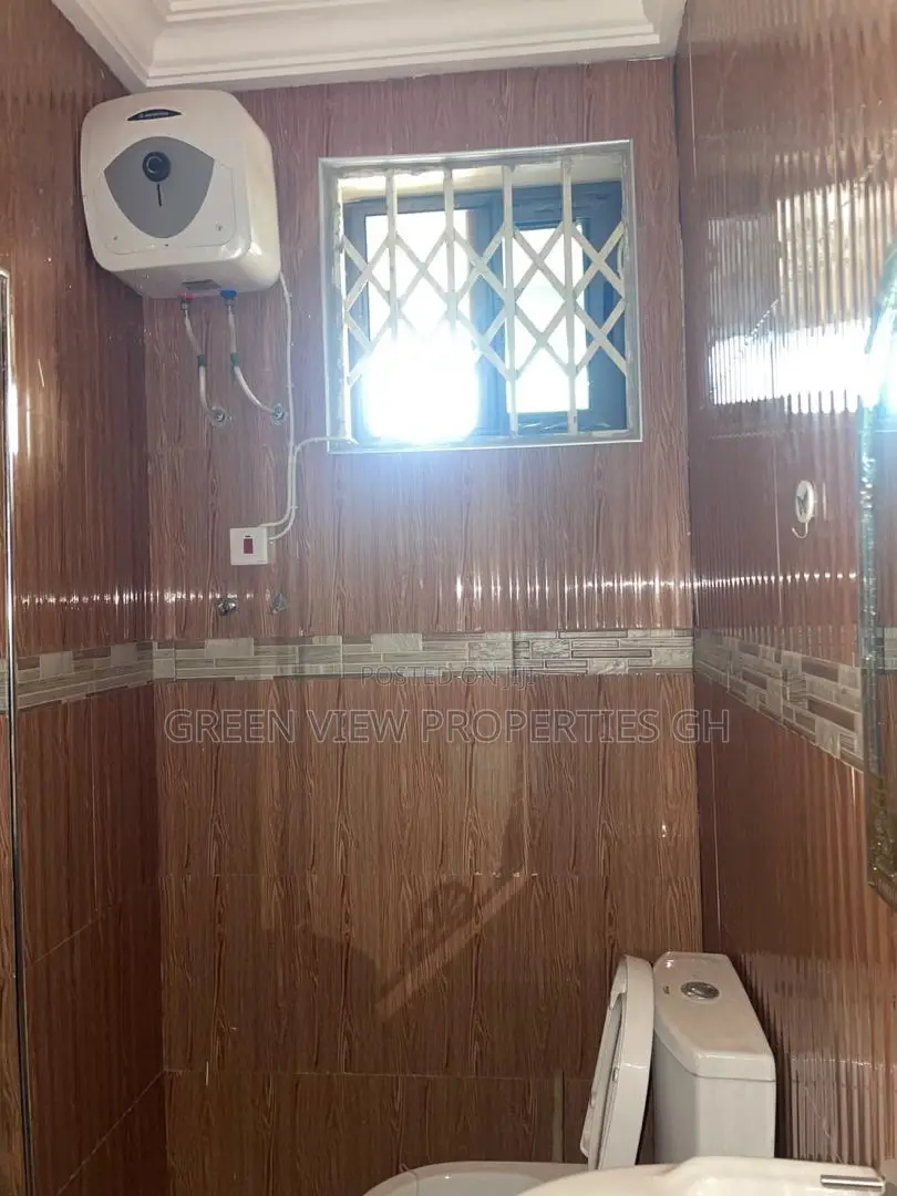 2bdrm Apartment in West Hills Mall Area for rent