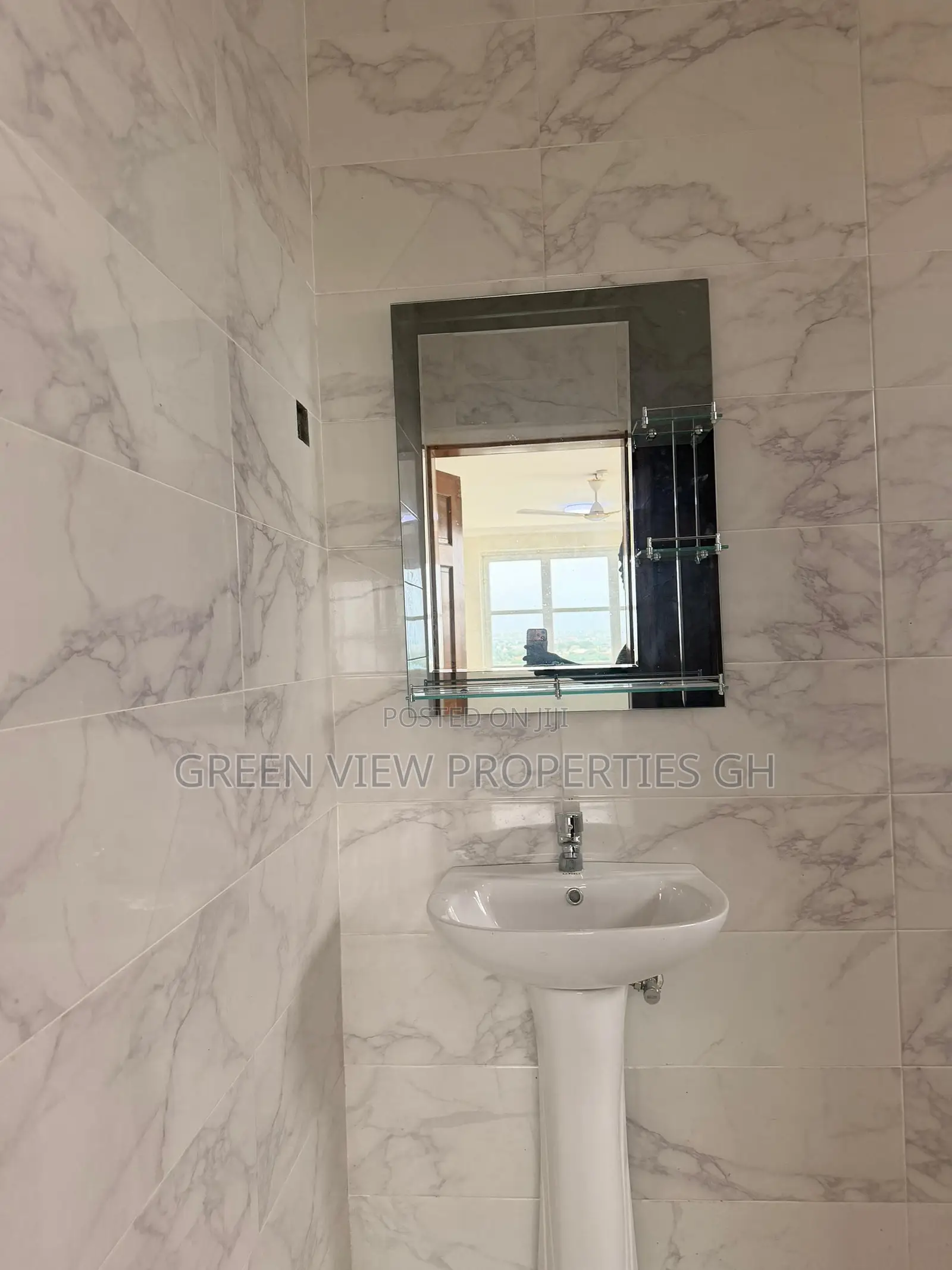 4bdrm Duplex in West Hills Mall Area for sale