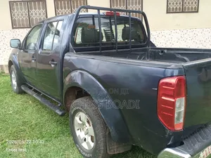 Nissan Navara 2015 Blue