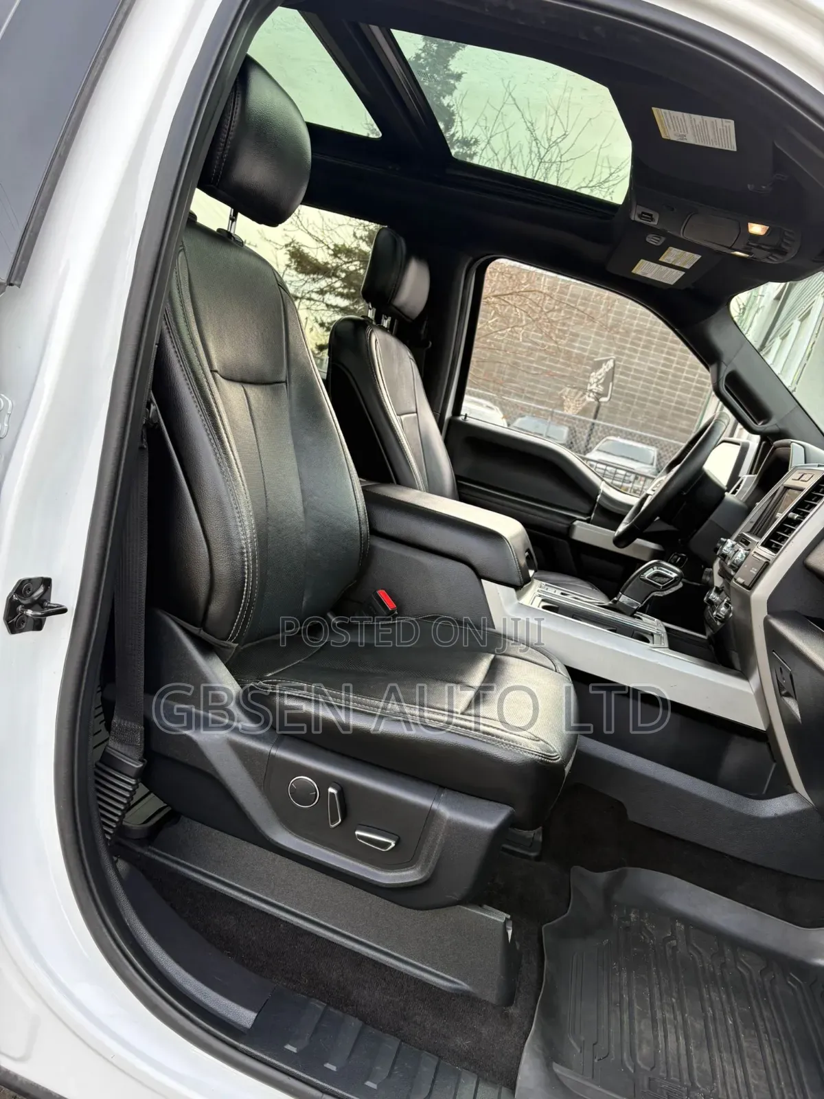 Ford F-150 Lariat 4x4 SuperCrew Cab Styleside 5.5 ft. box 145 in. WB