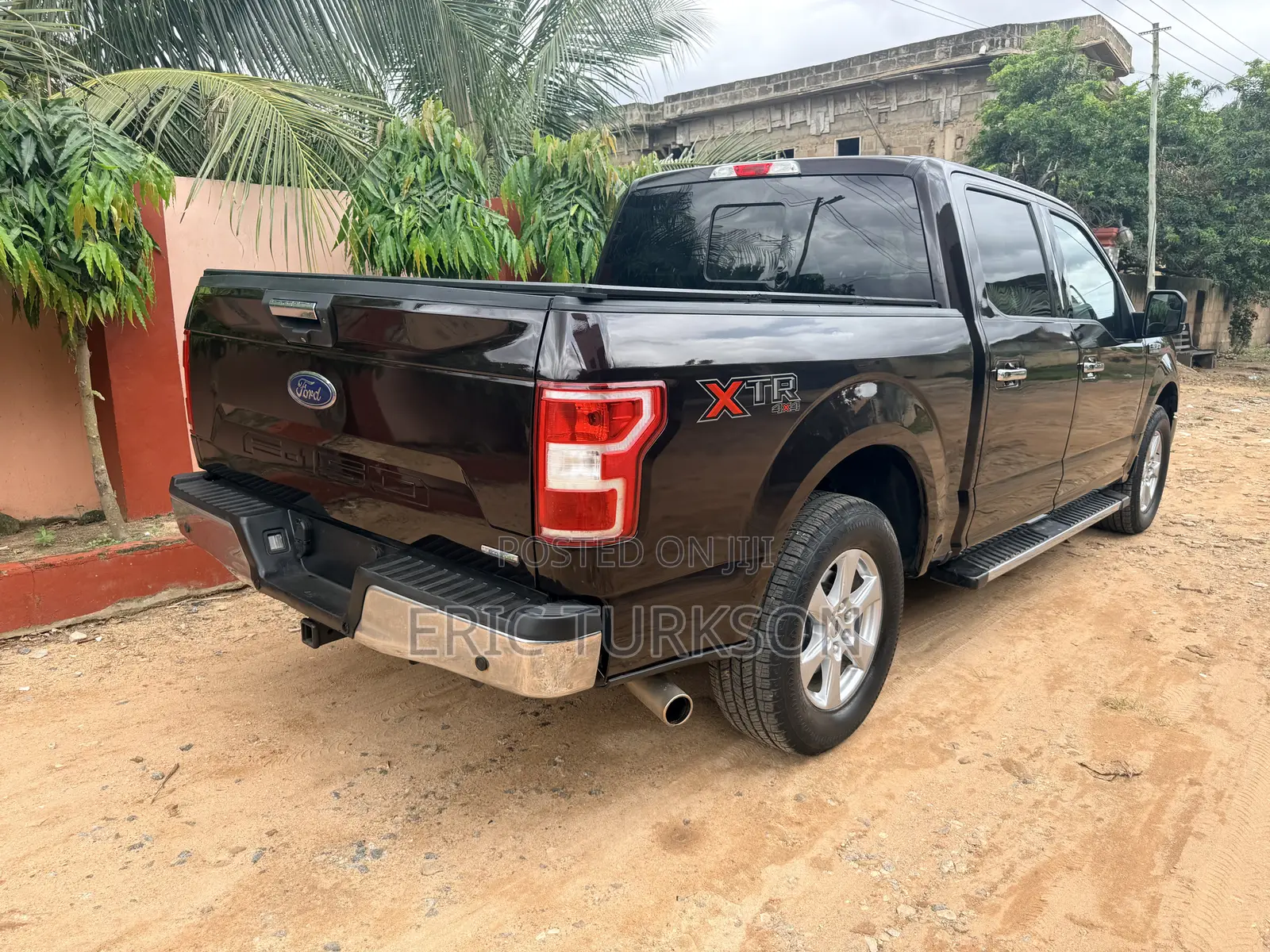 Ford F-150 XL 4x4 Regular Cab Styleside 8 ft. box 141 in. WB 2018 Brown