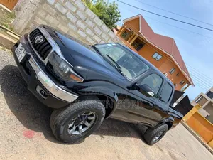 Toyota Tacoma PreRunner V6 4x2 Double-Cab 121.9 in. WB 2001 Black