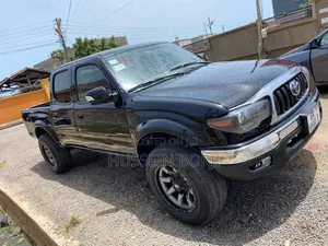 Toyota Tacoma PreRunner V6 4x2 Double-Cab 121.9 in. WB 2001 Black