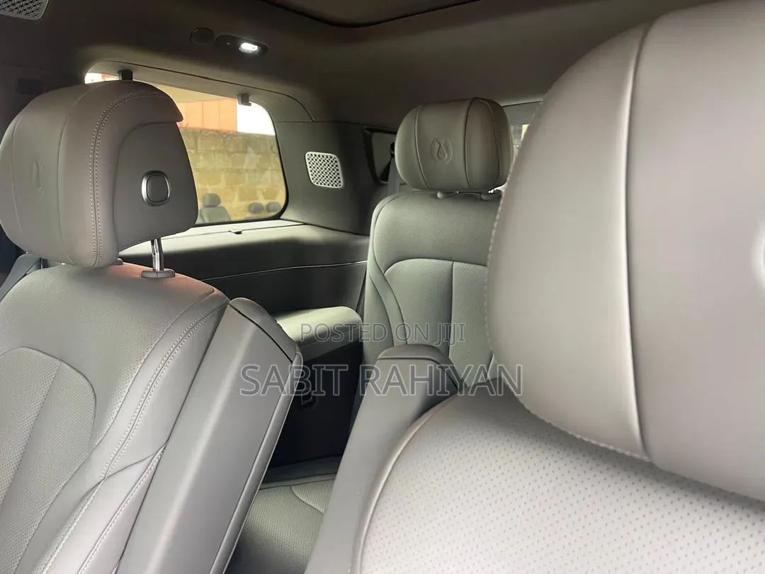 Denza N9 2.0 Hybrid AWD 2025 Black