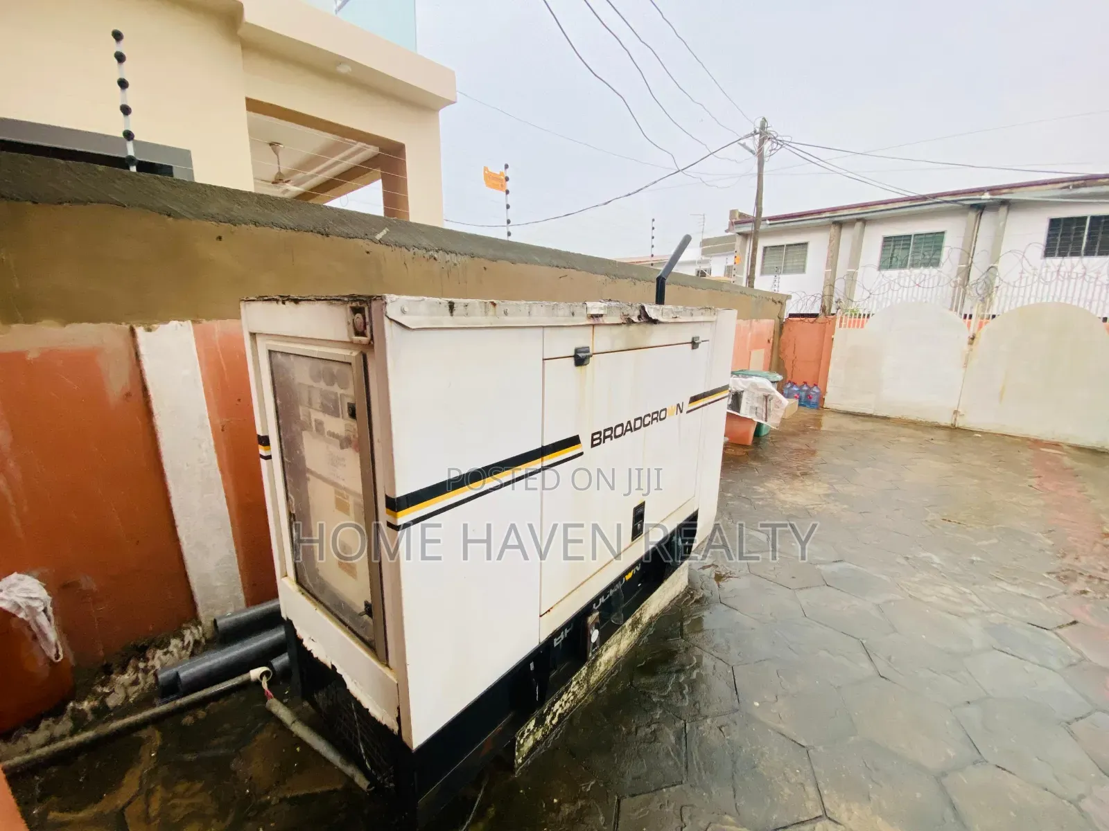 65/80 Old House Land for Sale at Dzorwulu