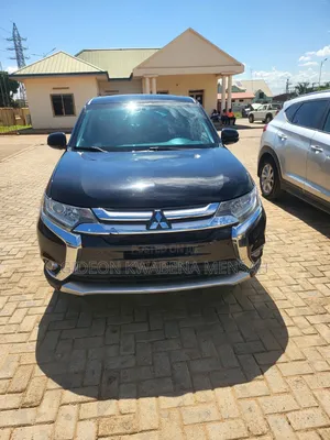 Mitsubishi Outlander LE FWD 2018 Black