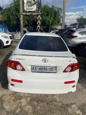 Toyota Corolla 2010 White