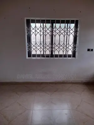 1bdrm House in Executive, Adam Nana for rent