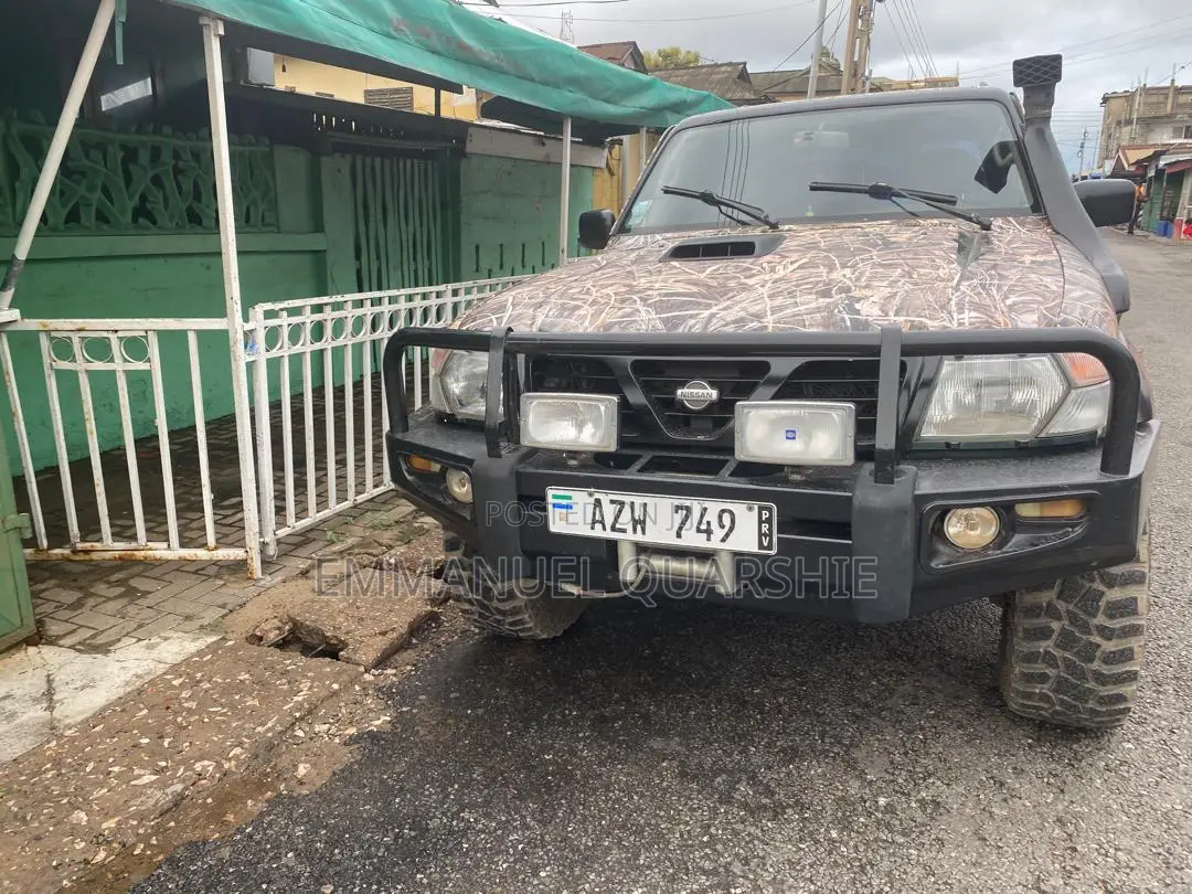 Nissan Patrol 2010 Green