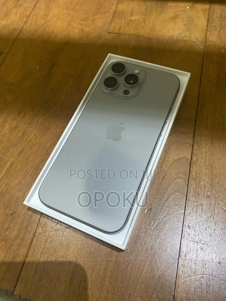 New Apple iPhone 16 Pro Max 512 GB Silver