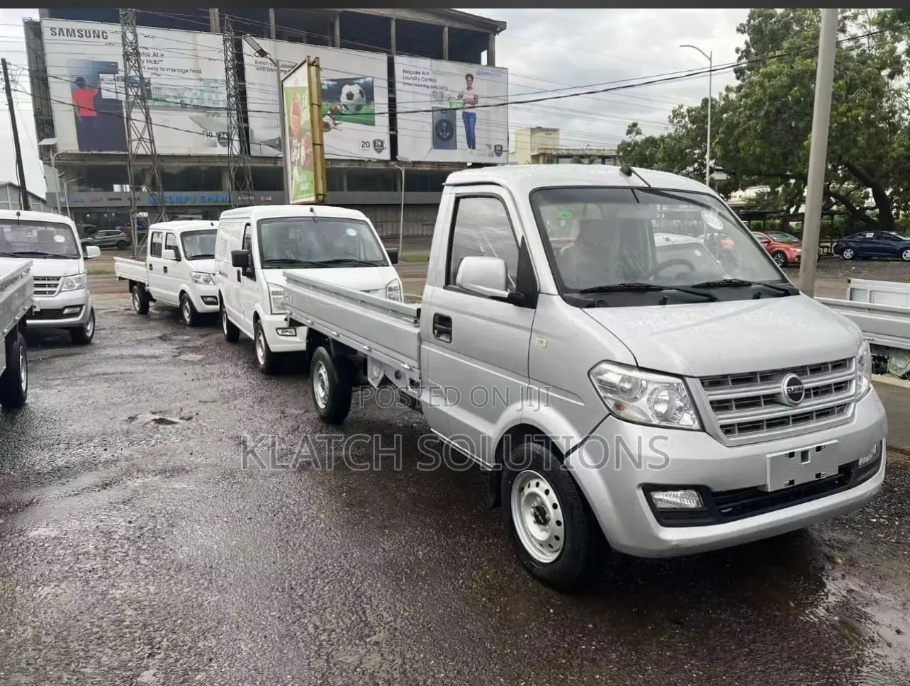 New Bus 2025 White