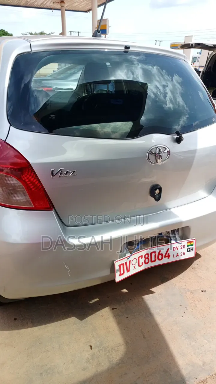 Toyota Vitz 2011 Gray