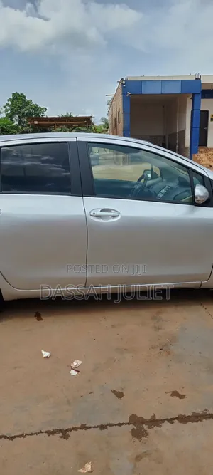 Toyota Vitz 2011 Gray