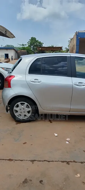 Toyota Vitz 2011 Gray