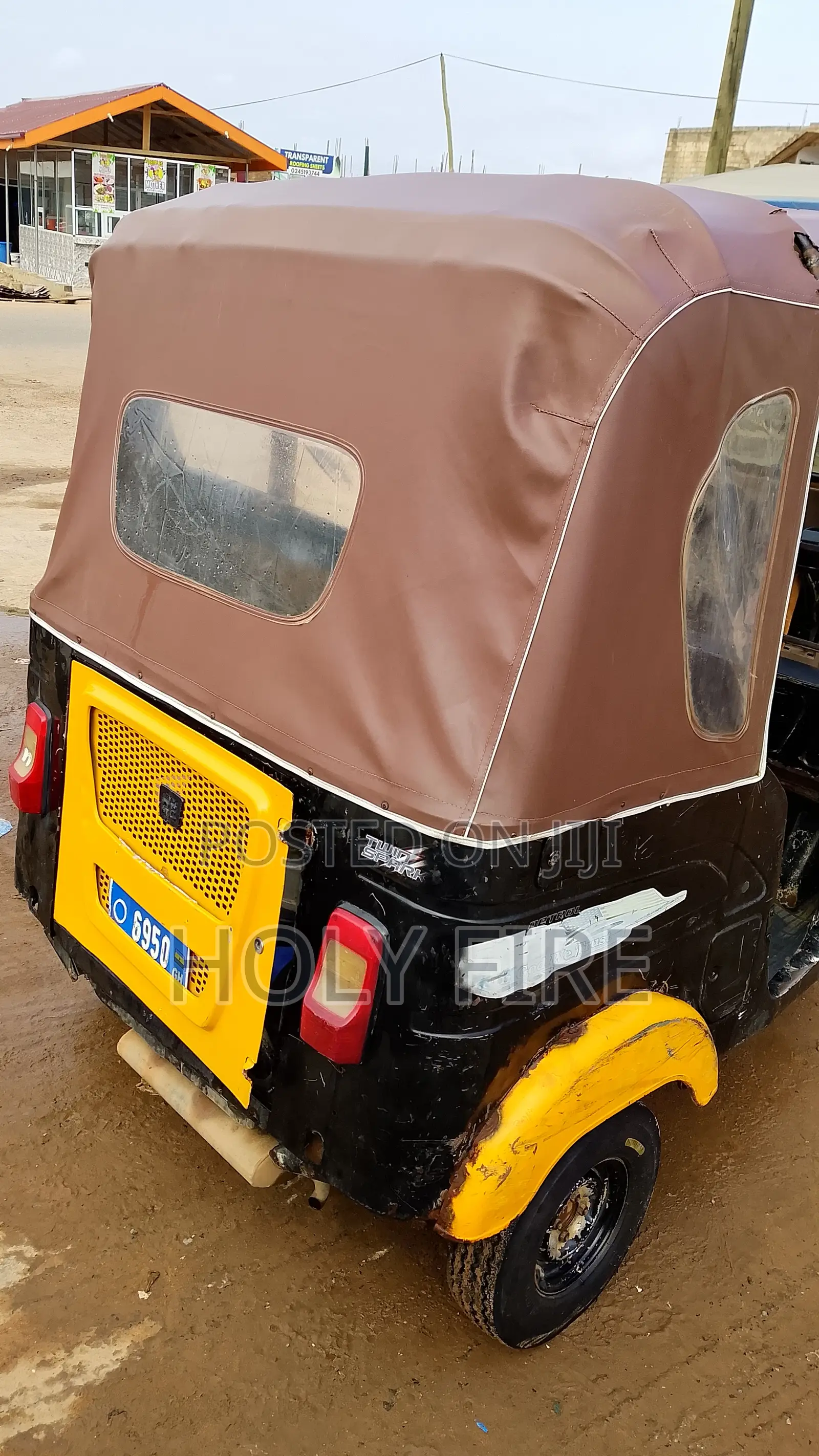 Bajaj RE 2024 Black