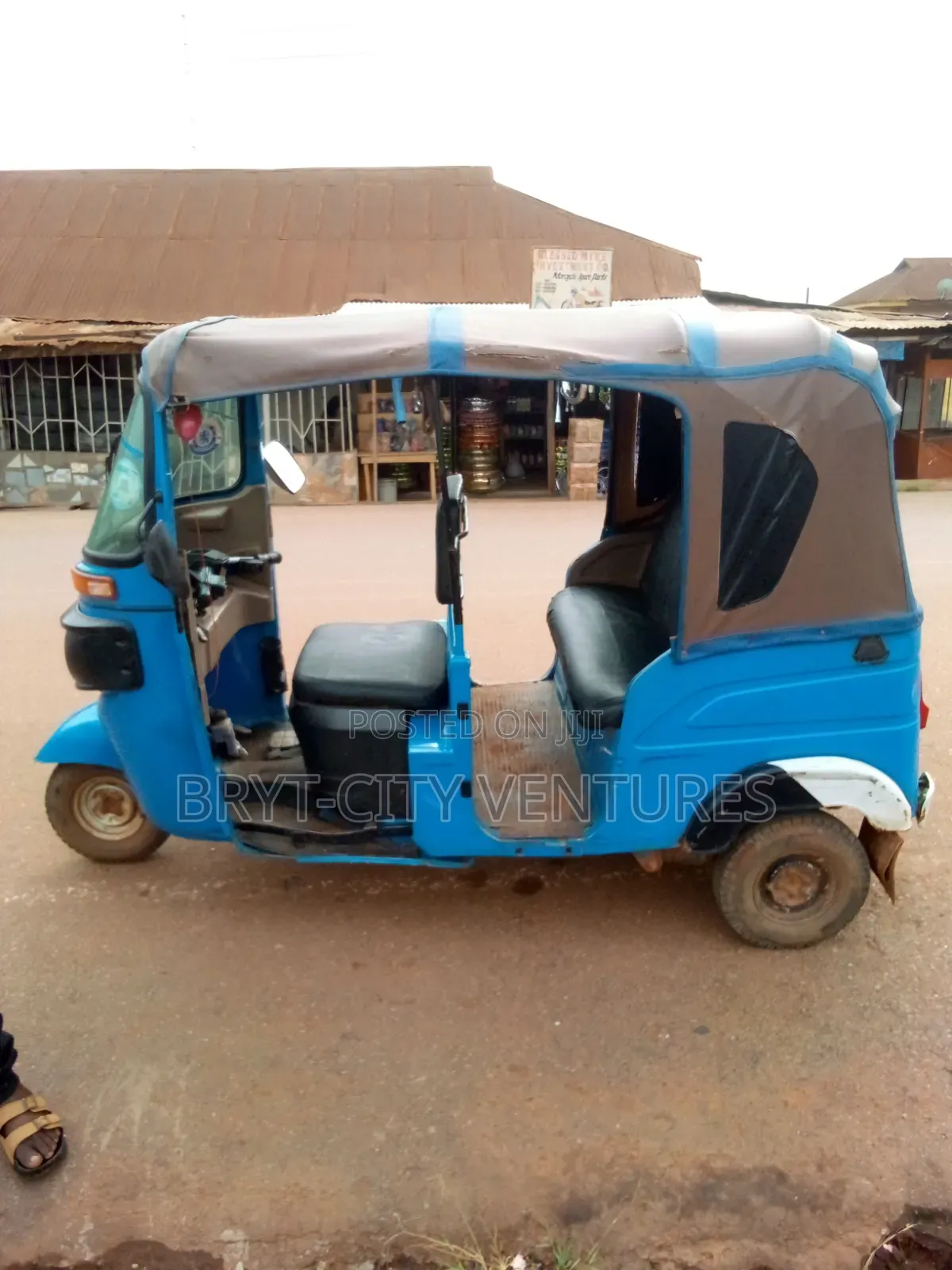 Bajaj RE 2024 Blue