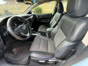 Toyota Corolla LE (1.8L 4cyl 2A) 2018 Blue