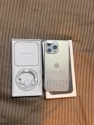 New Apple iPhone 15 Pro Max 256 GB Black
