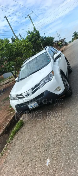 Toyota RAV4 LE 4dr SUV (2.5L 4cyl 6A) 2015 White