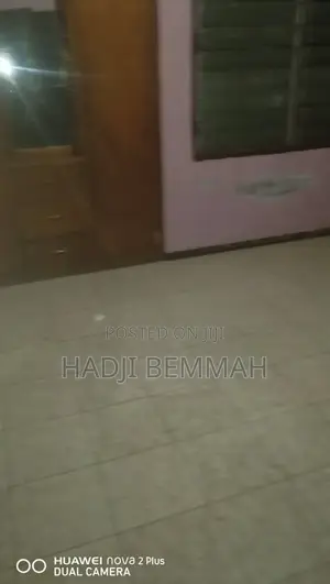 Studio Apartment in Housing Down for rent
