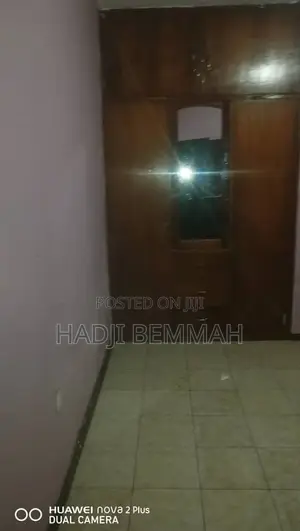Studio Apartment in Housing Down for rent