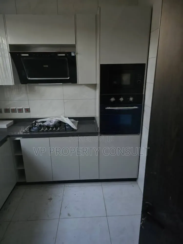 4bdrm House in Oyarifa Mall Area for rent