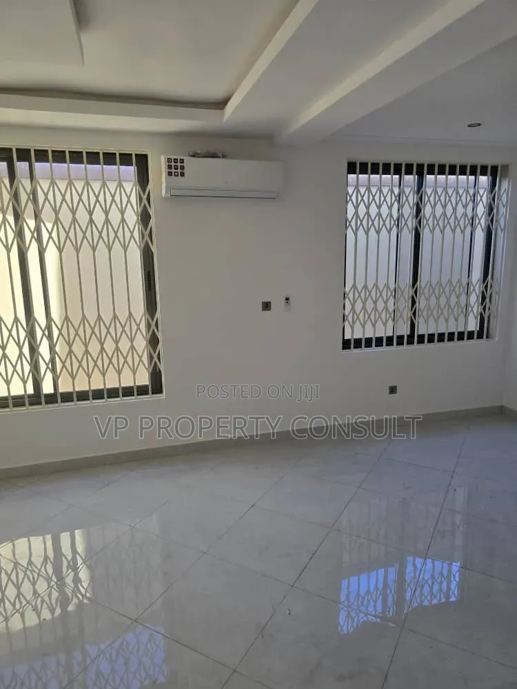 4bdrm House in Oyarifa Mall Area for rent