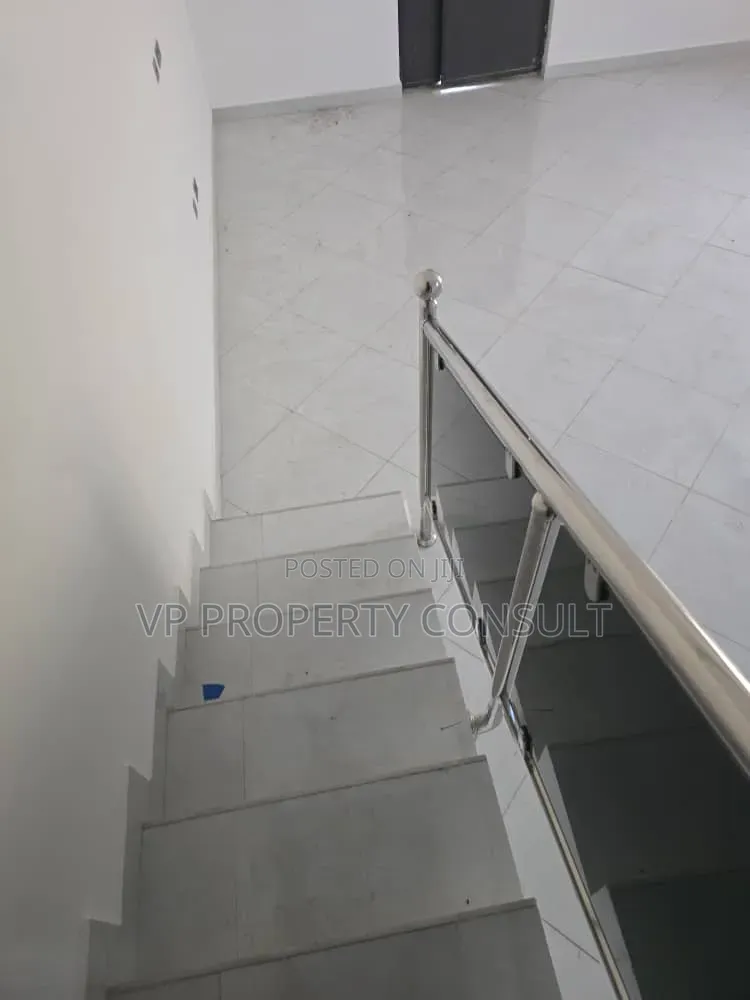 4bdrm House in Oyarifa Mall Area for rent