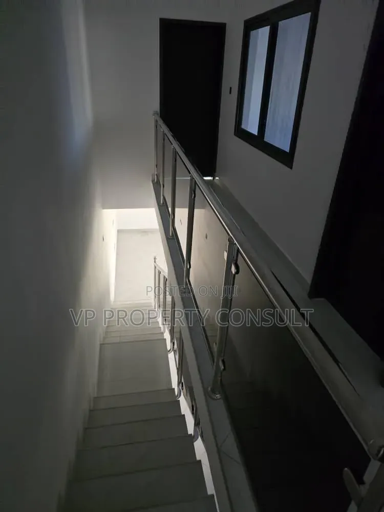 4bdrm House in Oyarifa Mall Area for rent