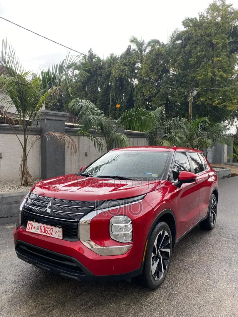 Mitsubishi Outlander 2022 Red