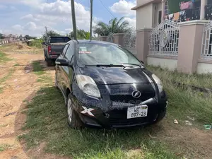 Toyota Vitz 2010 Black