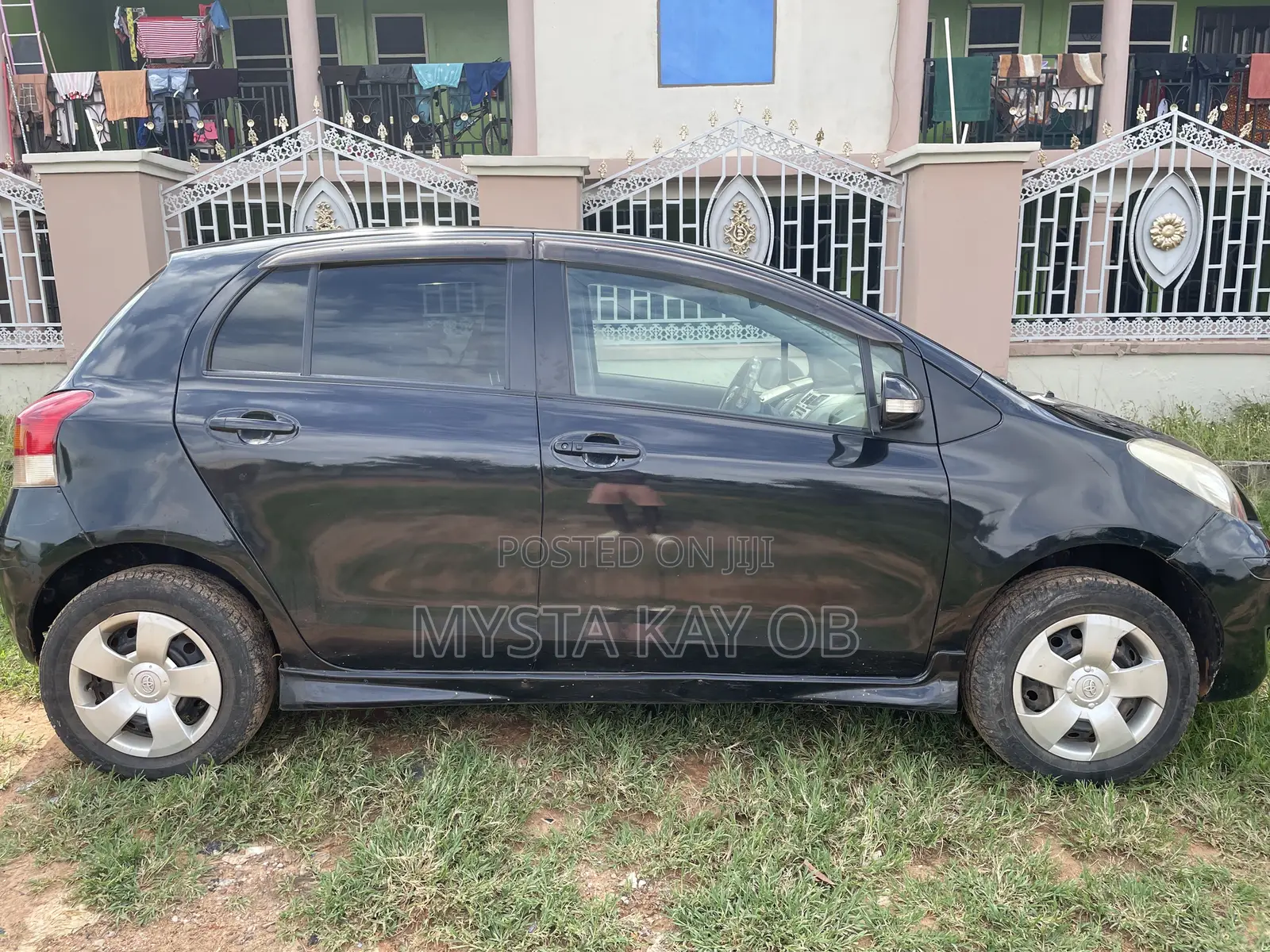 Toyota Vitz 2010 Black