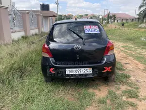 Toyota Vitz 2010 Black