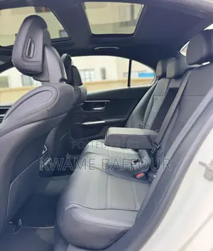 Mercedes-Benz C300 2024 White