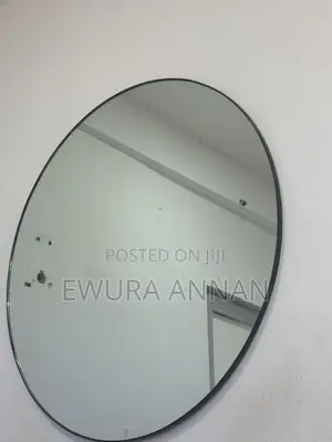 Round Wall Mirror – Black Frame