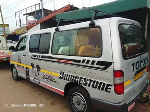 Toyota HiAce 2010 Silver