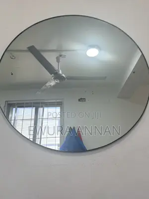 Round Wall Mirror – Black Frame