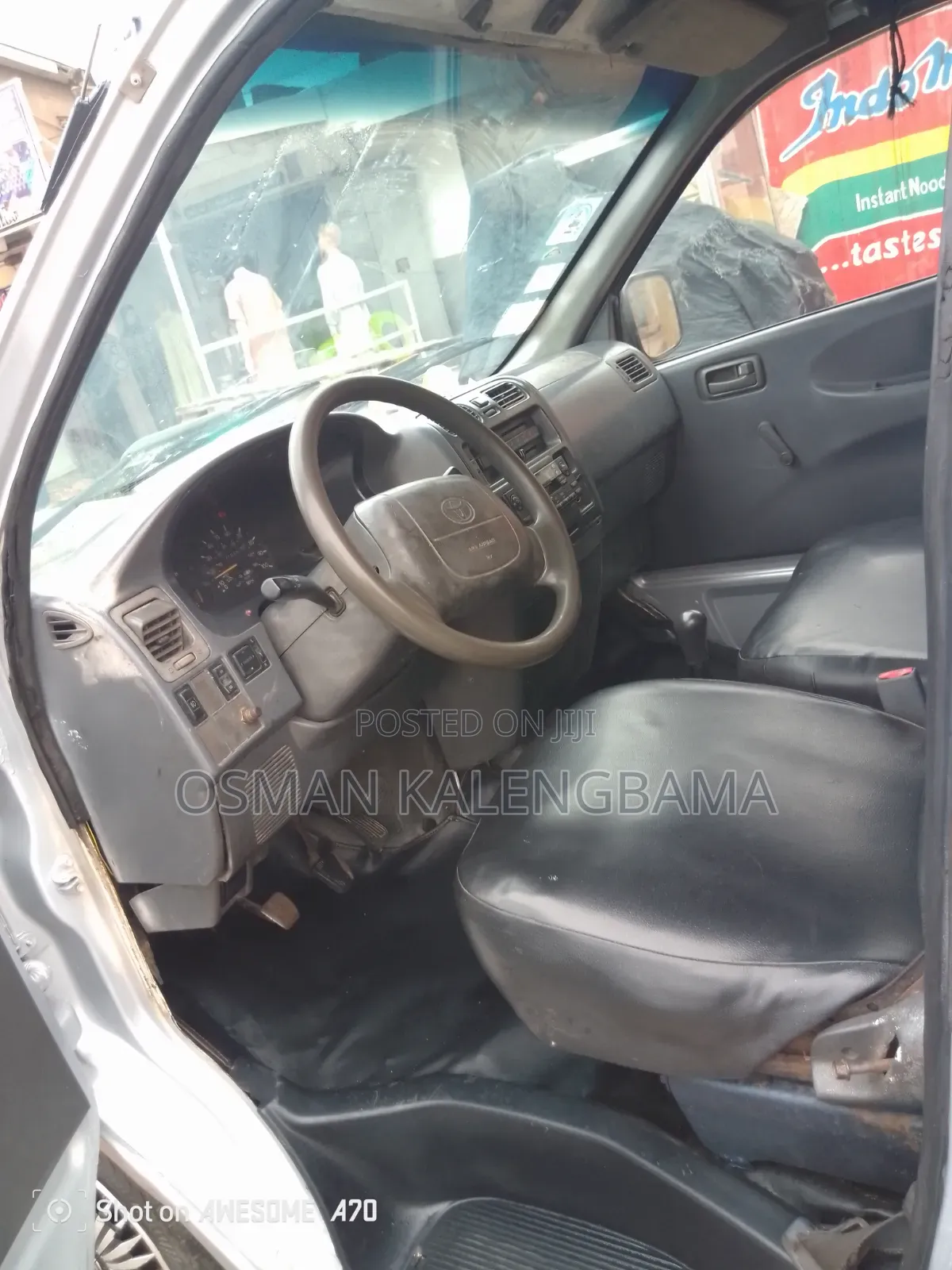 Toyota HiAce 2010 Silver