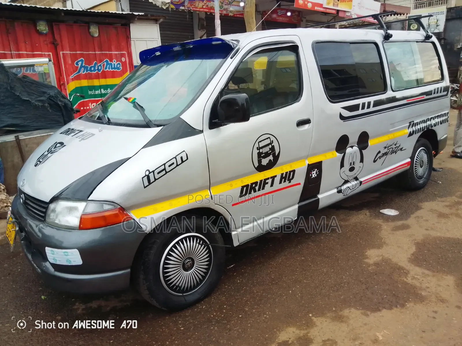 Toyota HiAce 2010 Silver