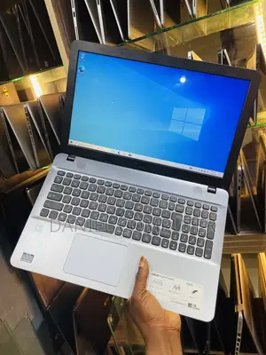 Laptop Asus VivoBook X540SA 4GB Intel Celeron SSD 500GB
