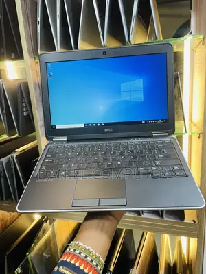 Laptop Dell Latitude E7240 8GB Intel Core i7 SSD 256GB