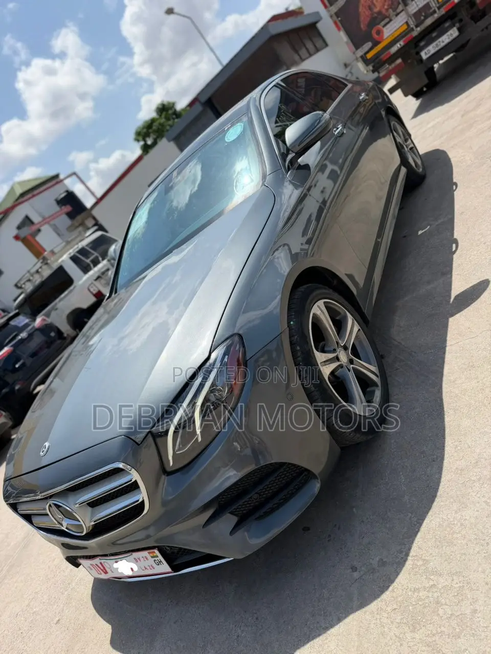 Mercedes-Benz E300 4Matic AWD Sedan (2.0L 4cyl 9A) 2017 Gray