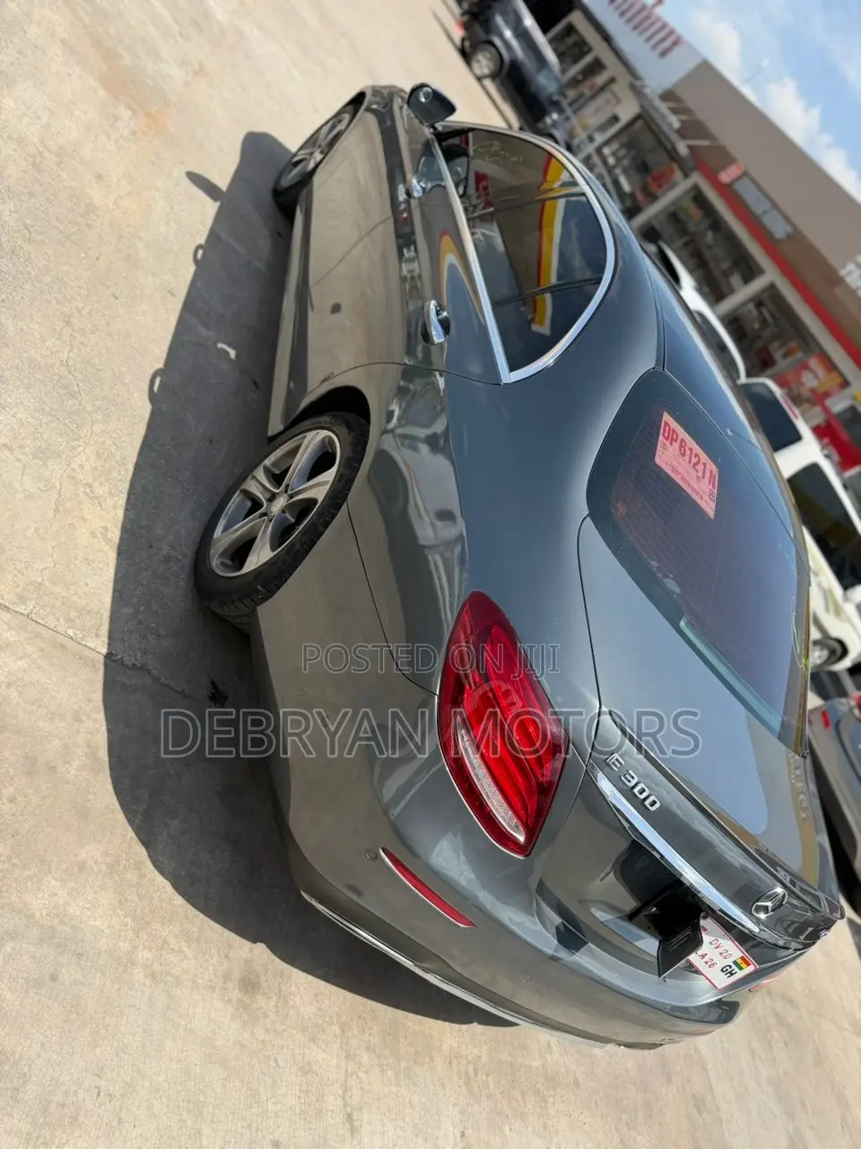 Mercedes-Benz E300 4Matic AWD Sedan (2.0L 4cyl 9A) 2017 Gray