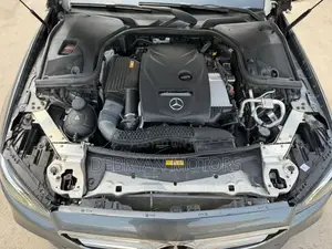 Mercedes-Benz E300 4Matic AWD Sedan (2.0L 4cyl 9A) 2017 Gray