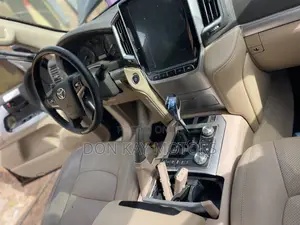 Toyota Land Cruiser 2016 Black