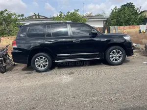 Toyota Land Cruiser 2016 Black