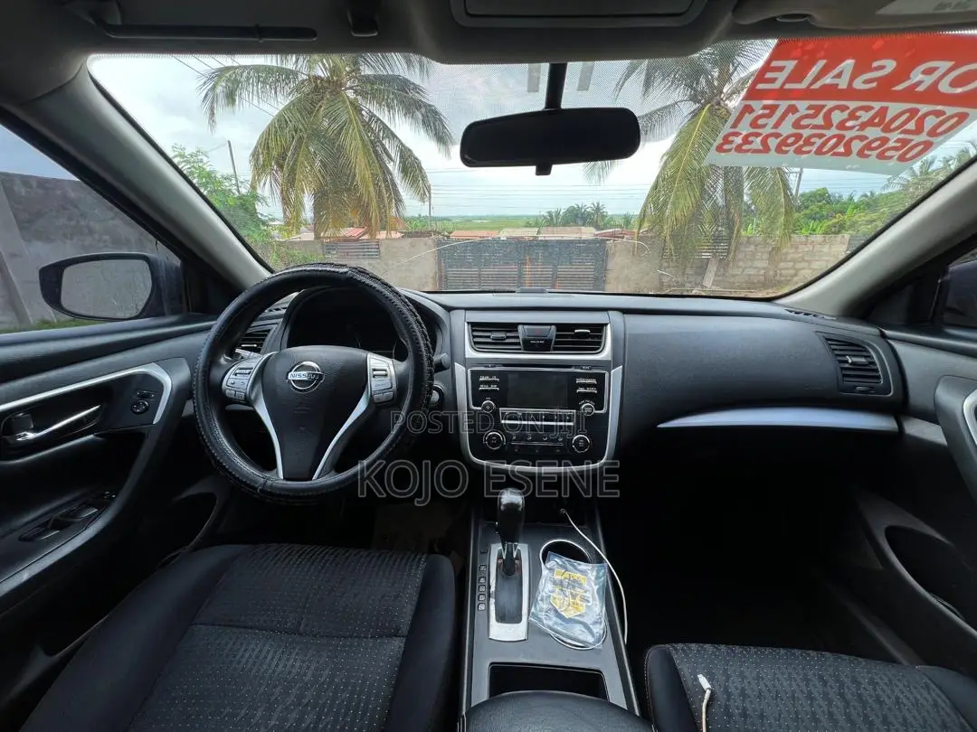 Nissan Altima 2.5 2017 Black