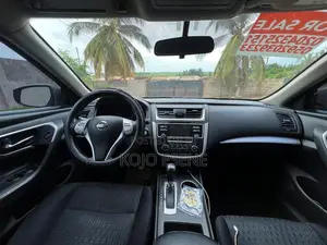 Nissan Altima 2.5 2017 Black